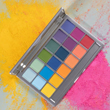 Cargar imagen en el visor de la galería, KRYOLAN EYESHADOW PALETTE VARIETY 18 COL V2 BRIGHT