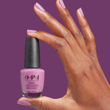 Cargar imagen en el visor de la galería, OPI NAIL LACQUER VOGUE EN VIOLET, 15 ML