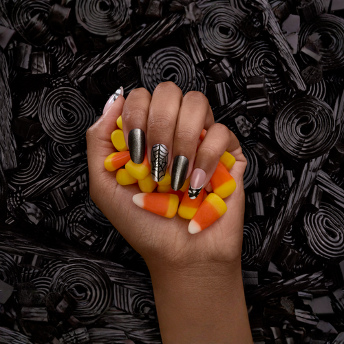 OPI NL - TEMPTED TO LICK-ORICE