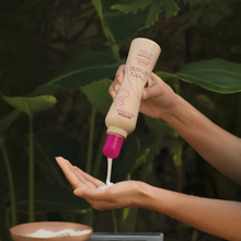 Cargar imagen en el visor de la galería, AVEDA CHERRY ALMOND SHAMPOO, 250 ML