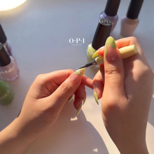 Cargar imagen en el visor de la galería, OPI NAIL LACQUER STAY OUT ALL BRIGHT, 15 ML