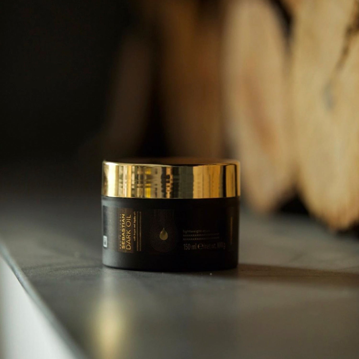 Crisp Sebastian Dark Oil Mask View Photography Crisp Sebastian Dark Oil Mask View Photography